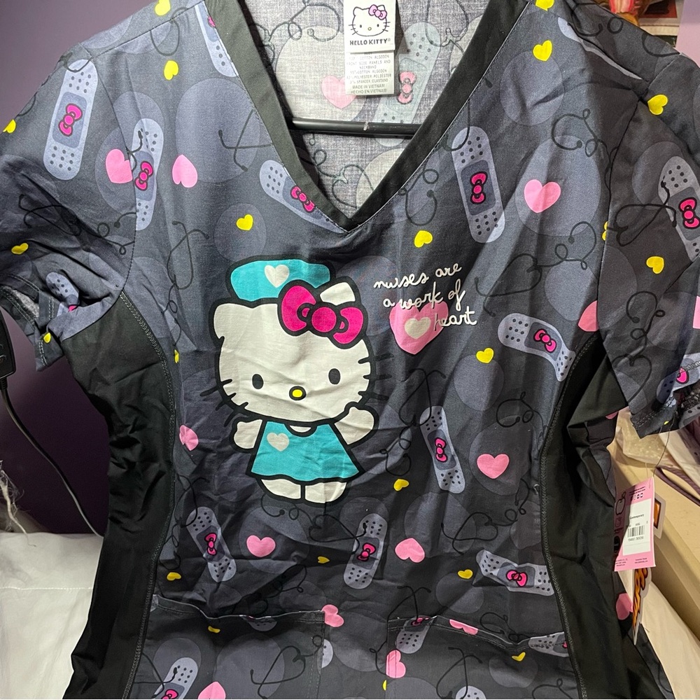 Hello kitty scrub size small